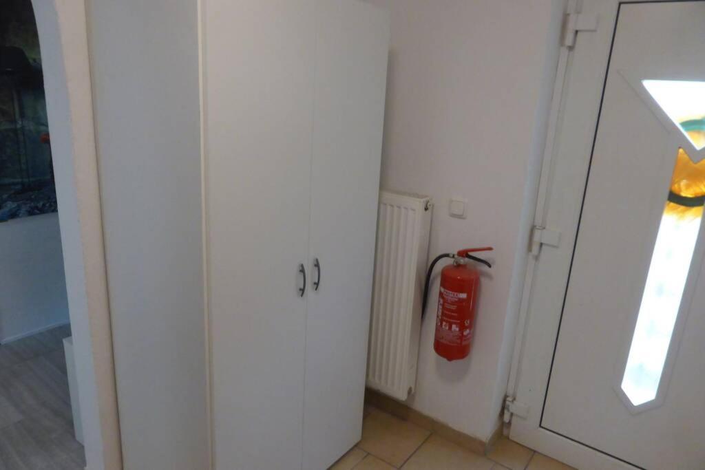 Wunderschoene Komplett Neu Eingerichtete Wohnung Emmerthal Exterior photo