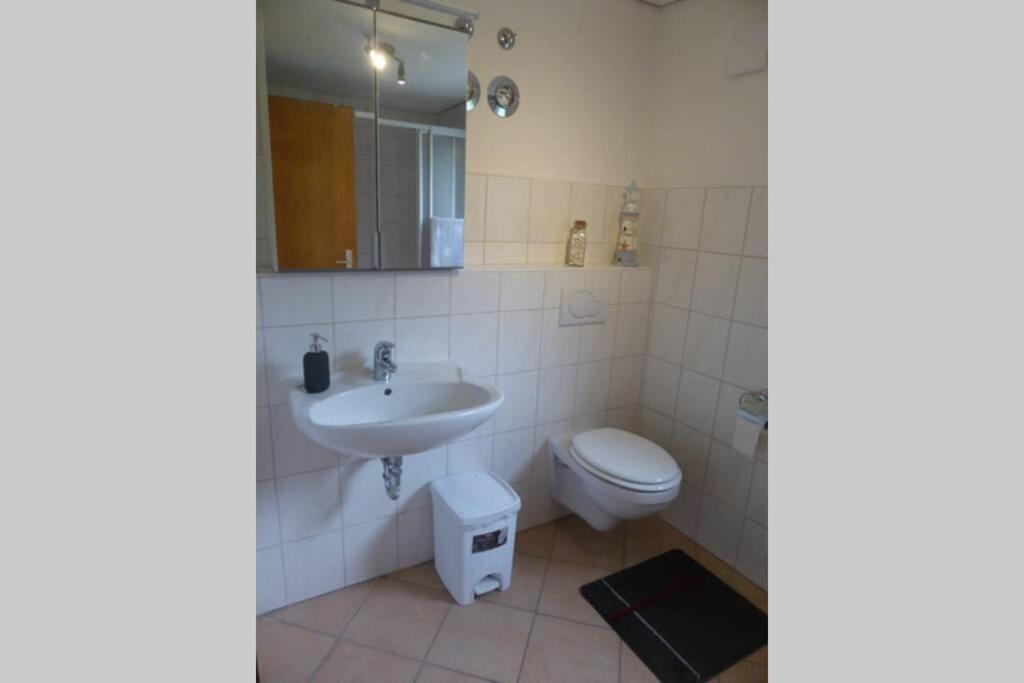 Wunderschoene Komplett Neu Eingerichtete Wohnung Emmerthal Exterior photo